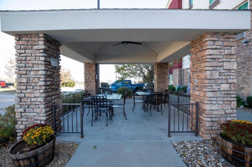 Candlewood Suites Saint Joseph By Ihg Exterior foto