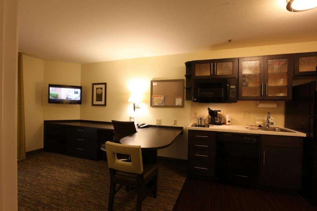 Candlewood Suites Saint Joseph By Ihg Exterior foto